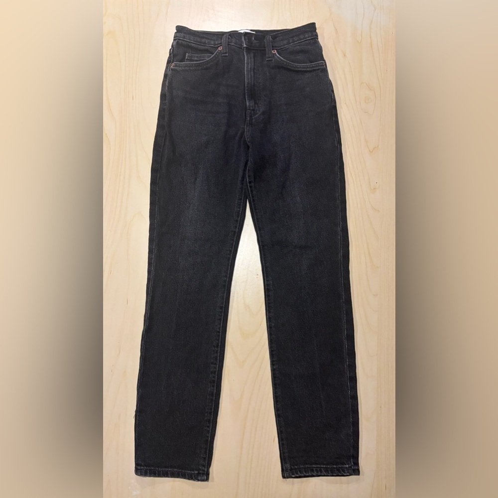 OAK + FORT High Rise Straight Leg Jeans – Black Washed Denim – Size 25